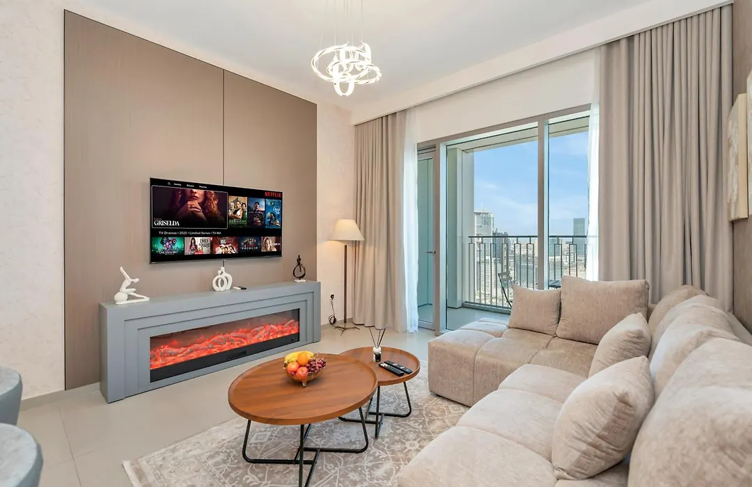 Brand-New 1Br In Downtown I Direct Dubai Mall Access I Balcony & Stunning Pool-1