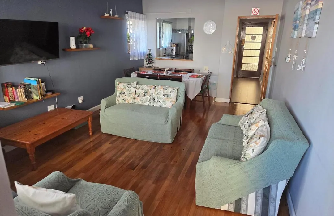 Seahorse Self Catering Holiday Accommodation-1