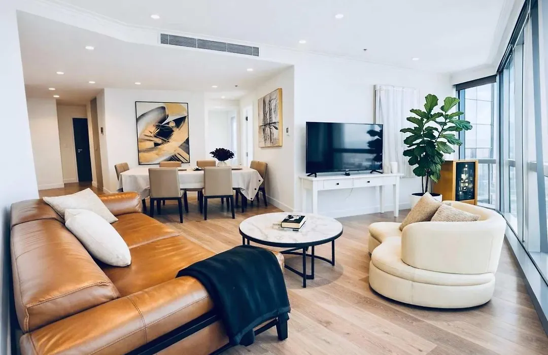 Skyline Executive 2Br Suite Level 66 Corporate-Ready Next To Ritz-1