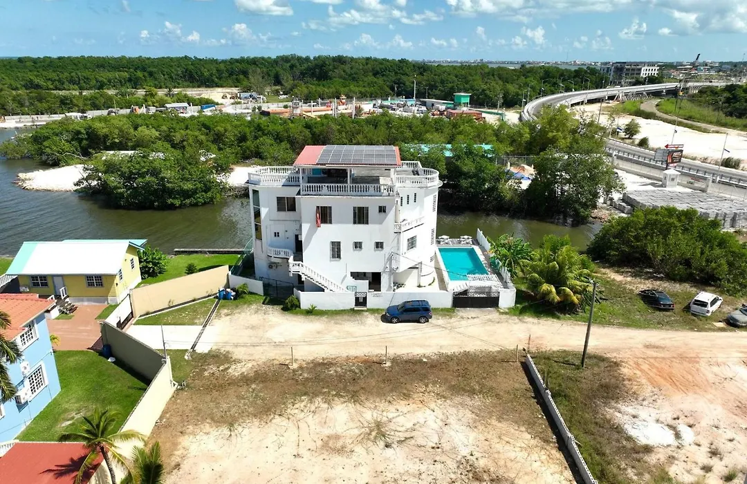See Belize Relaxing Studio With Sea View Pool & Overwater Deck Near Airport, Restaurant, Bar & Casino-1