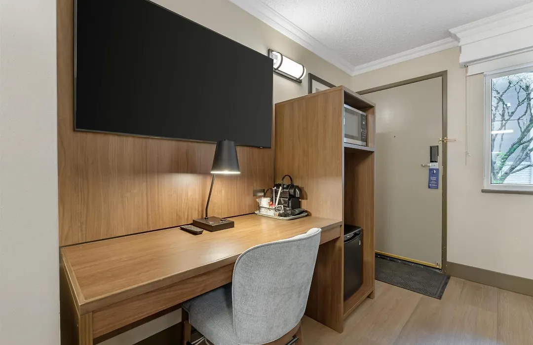Best Western Plus Burnaby Hotel-1