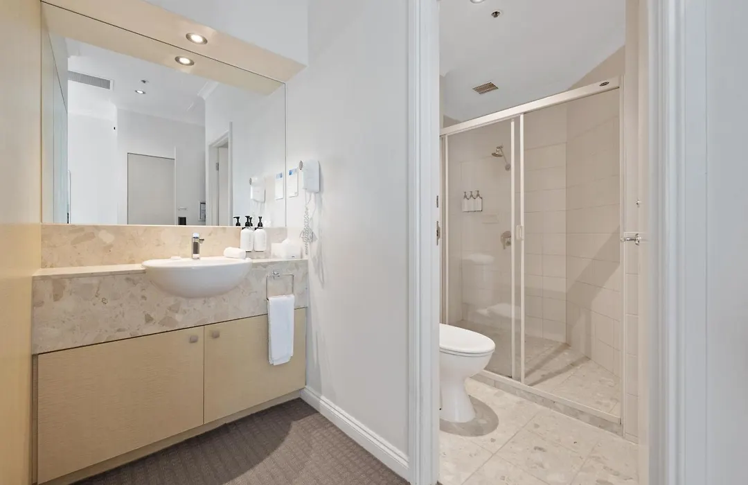 Clarion Suites Gateway-1