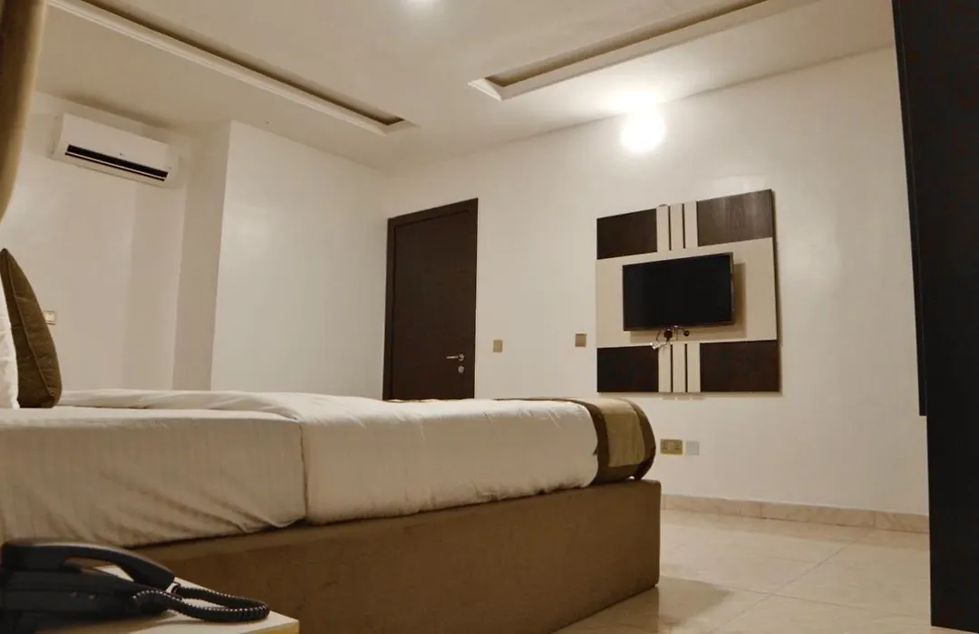 247 Luxury Hotel & Apartment Ajah-1