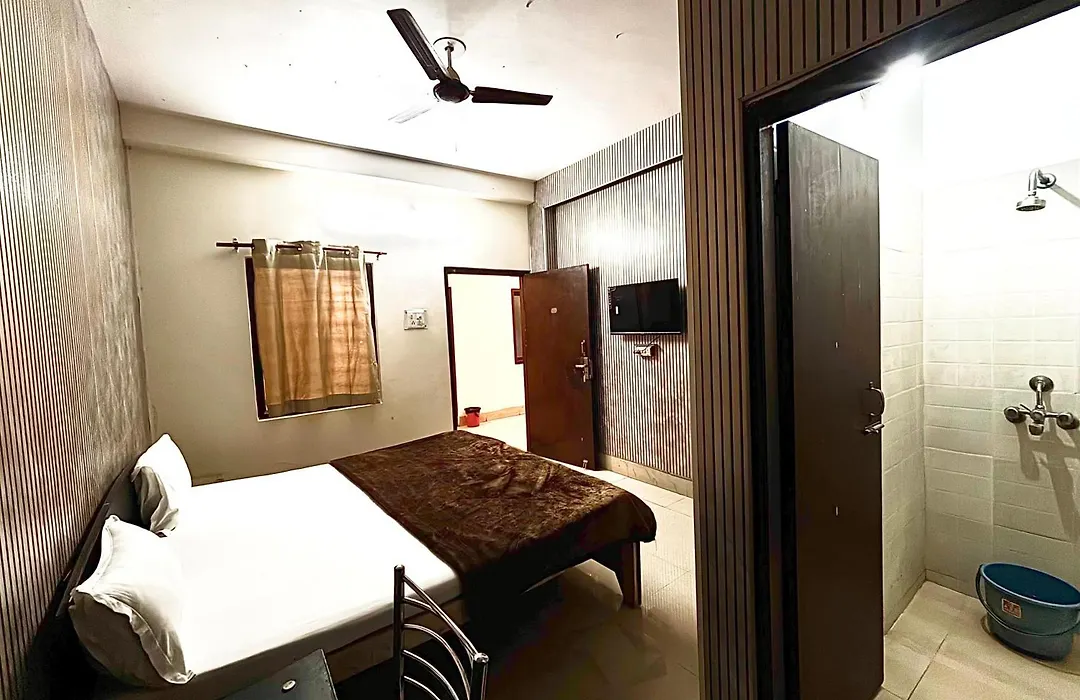 Hotel Royal Kashi-1