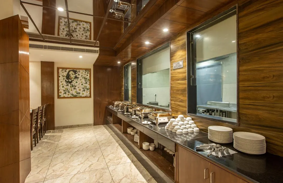 Hotel Vivanta Inn Near Delhi Airport With Free Airport Drop-1