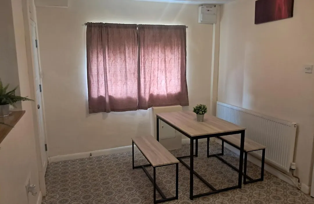 Luxury Birmingham House - Free Wifi & Parking-1
