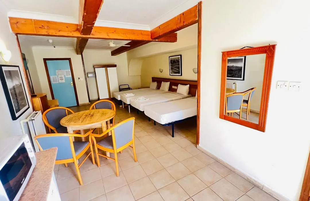 Quad Room 2636-1