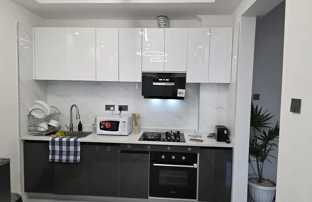 Serene Hideaway, 1 Br- Balcony, Heated Pool, Gym & Walk To Yaya-1