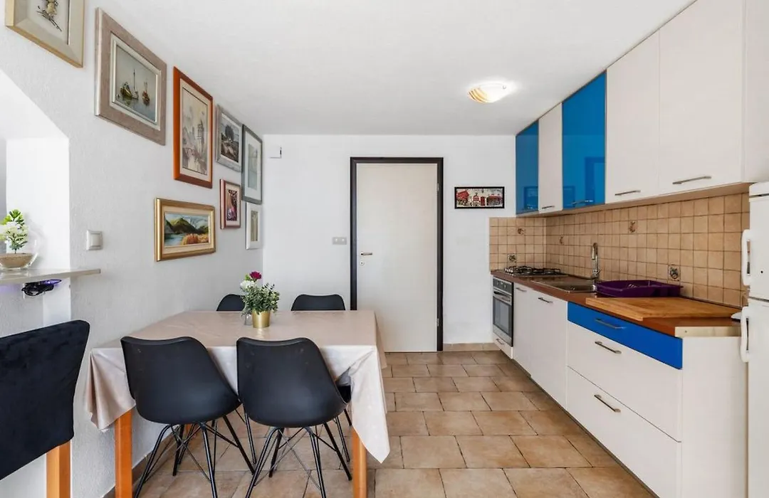Apartment Ferienappartement Mit Zwei Meerblick-Balkonen By Interhome-1