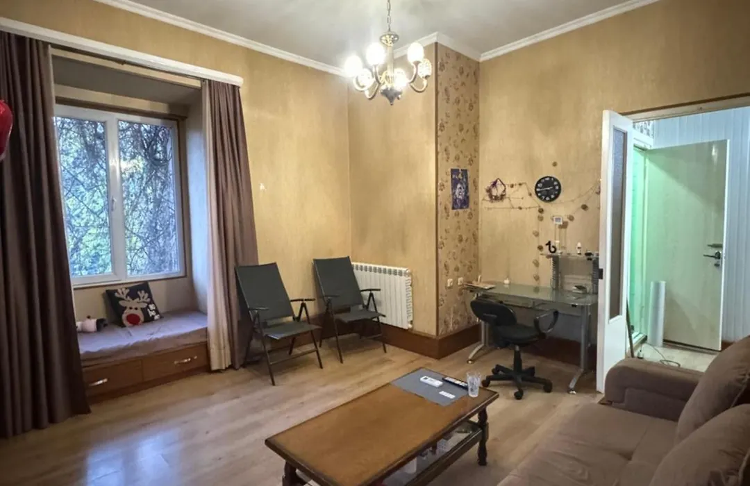 Old Tbilisi Apartment Steps From Freedom Square-1