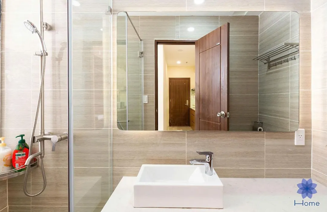 Kindnest Cosy & Luxury Apartment, 5 Minutes To Tan Son Nhat Airport, Central Location-1