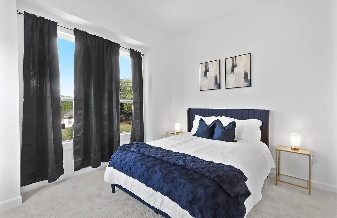 Spacious Family Home Close To Downtown & Med Center-1