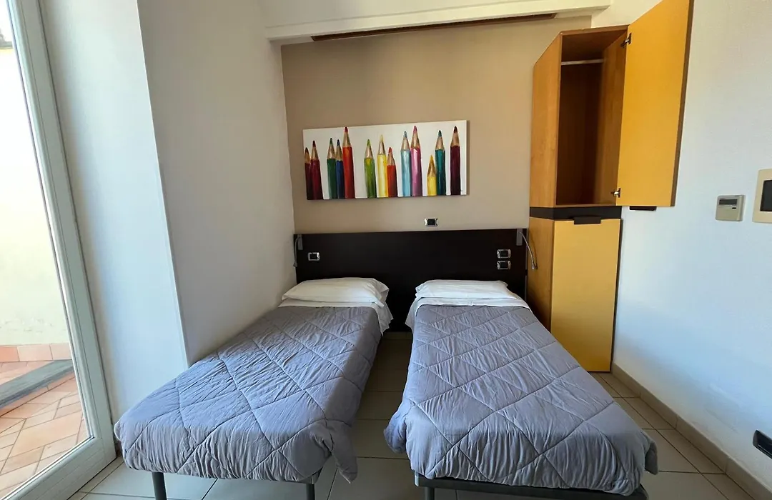 Seven Hostel & Rooms-1