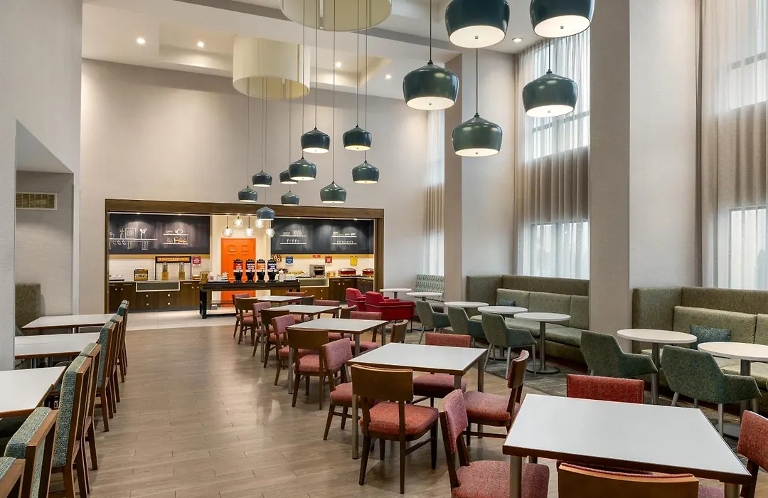 Hampton Inn & Suites Montreal-Dorval-1