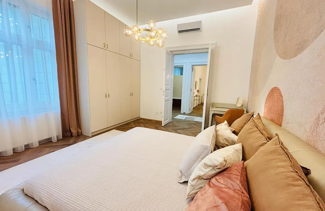 Mirage Medic Hotel-1