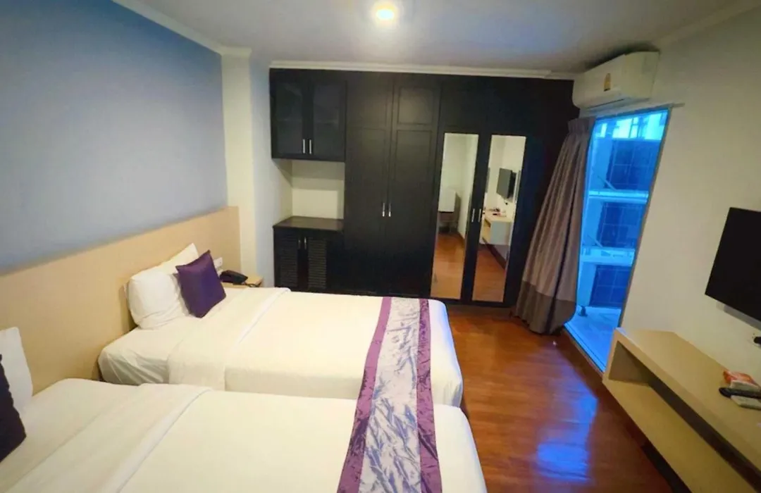 Collection O The Step Sathorn-1