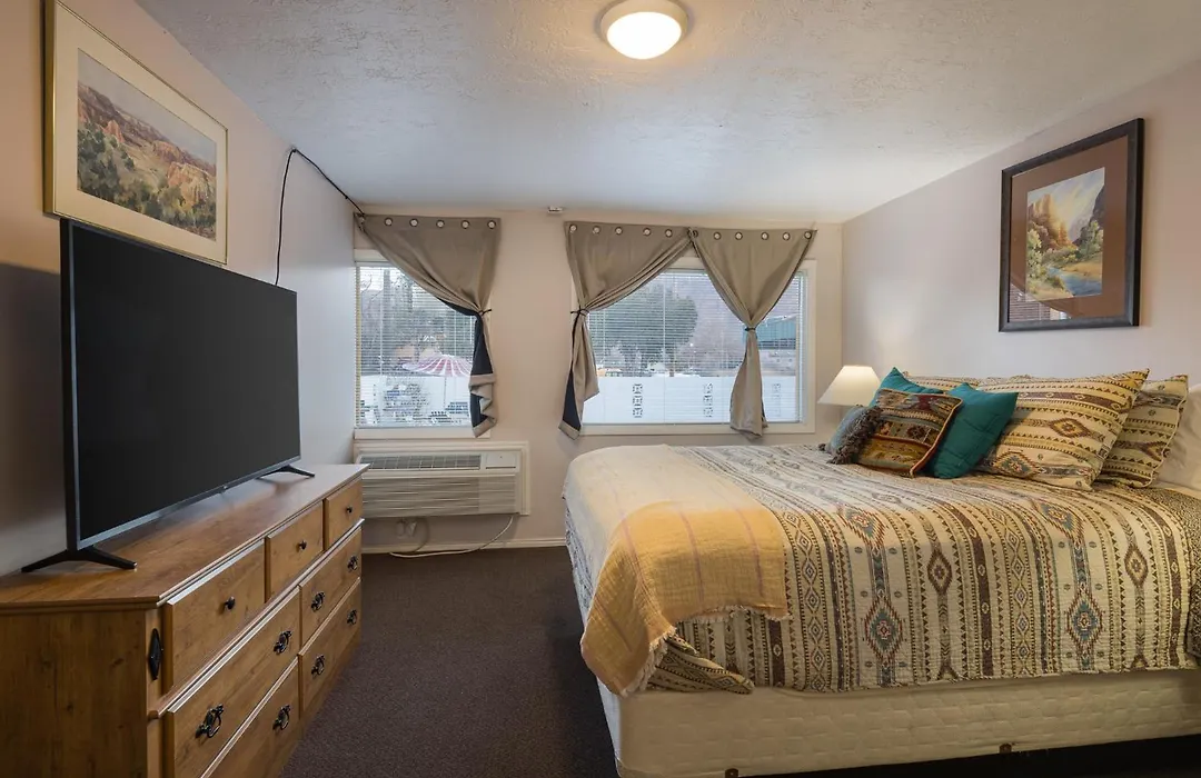 Apache Motel-1