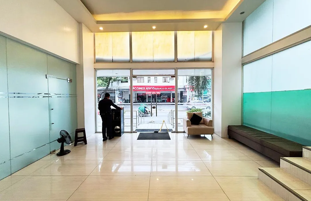 Foura Suites Makati-1