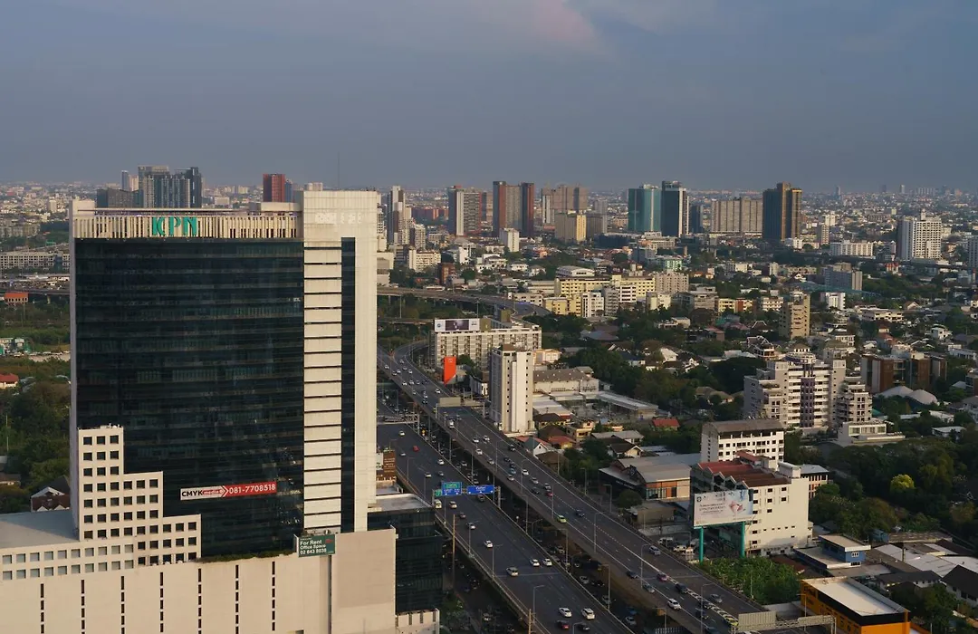 Rama 9 - Private Duplex - Fully Equipped - Sky Pool - Gym - 24Hrs Mart-1