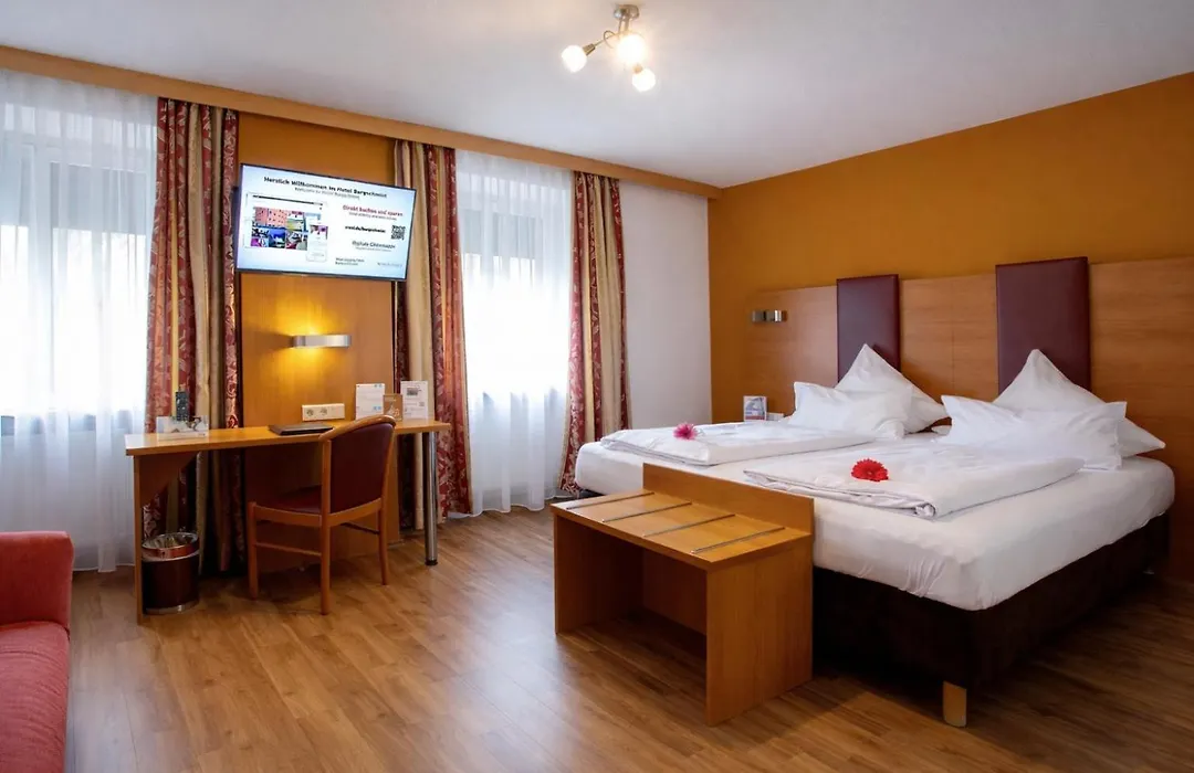 Tiptop Hotel Burgschmiet Garni-1