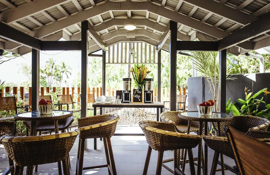 Mantra Club Croc-1