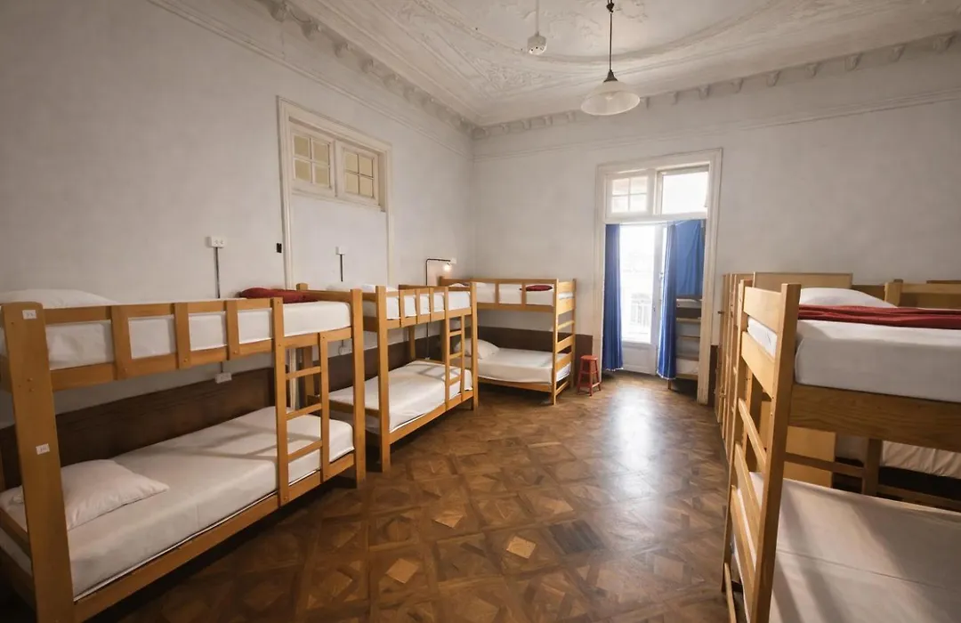 1900 Backpacker'S Hostel-1