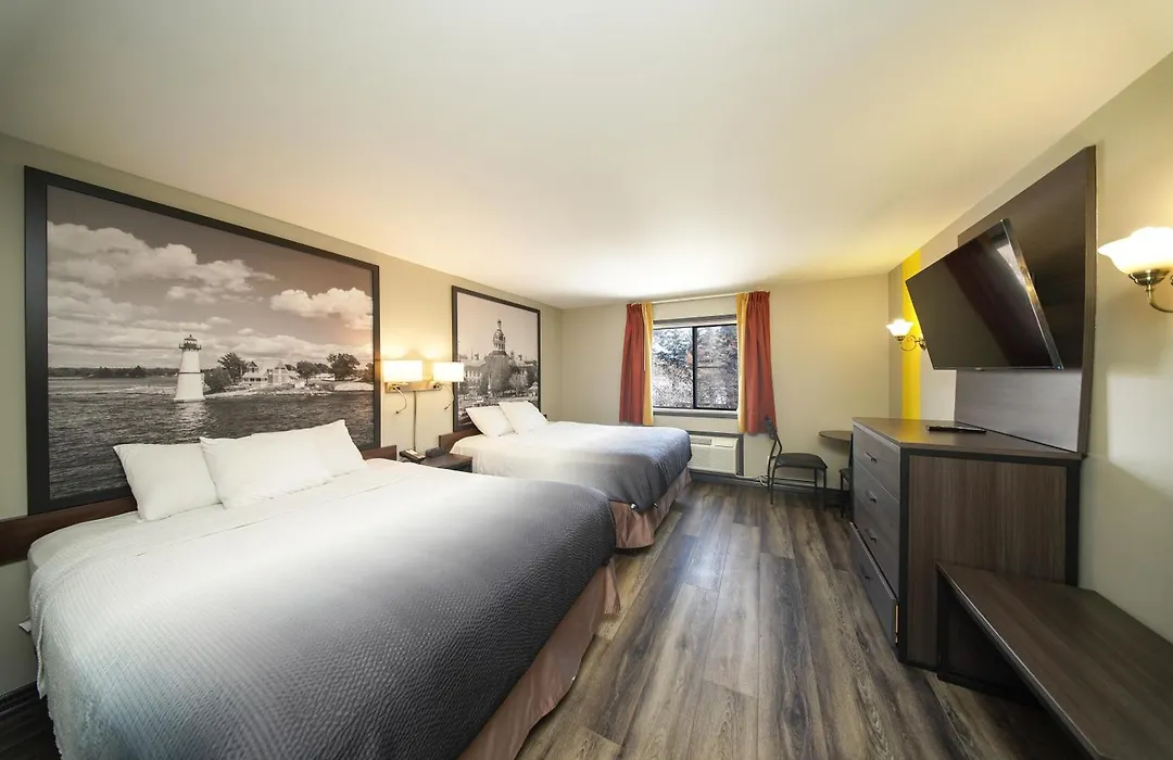 Super 8 By Wyndham Kingston-1