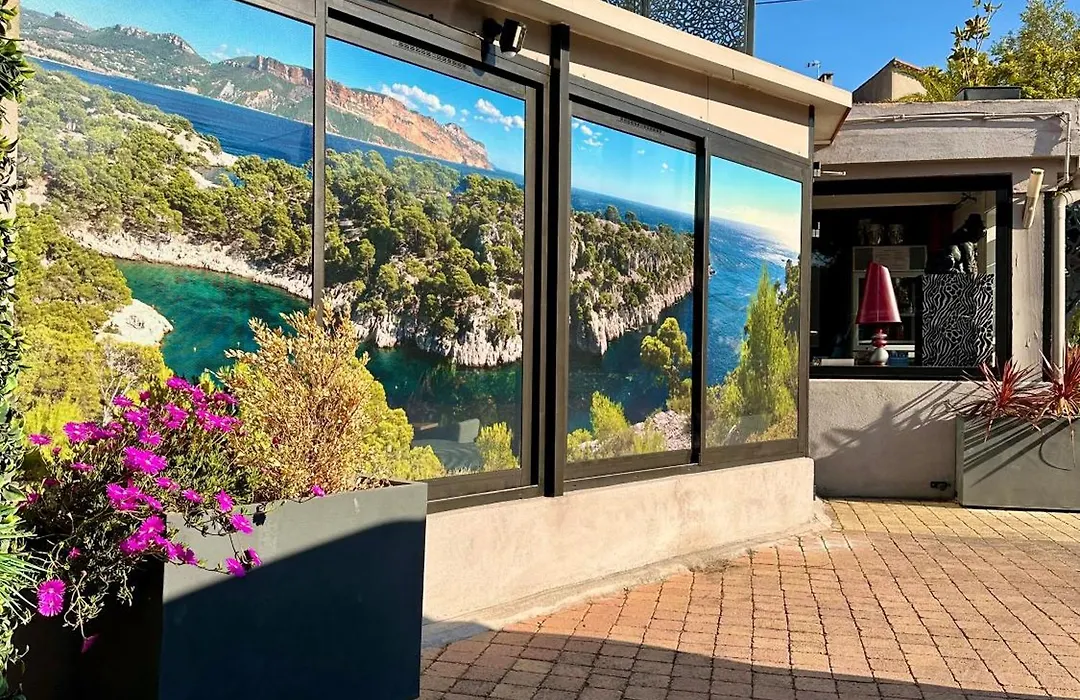 Hotel Eden Cassis - Centre-Ville- Piscine Chauffee, Jacuzzi Et Sauna - Parking Prive-1
