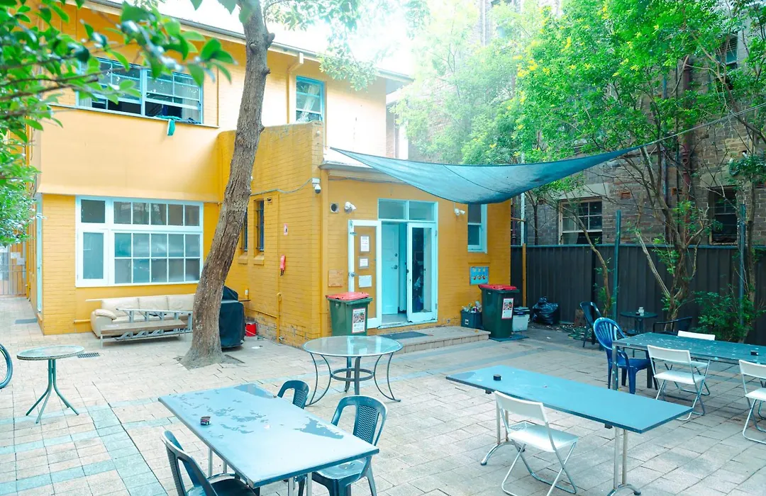 Lil Roo - Podbed Hostel-1