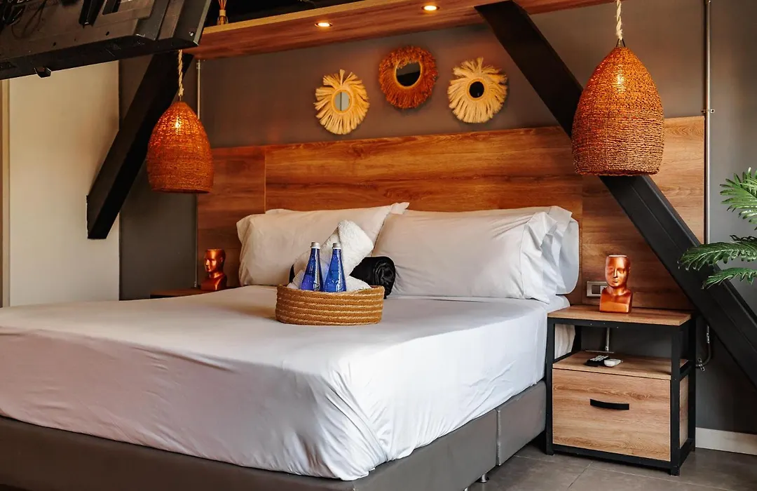 Hotel One Laureles-1