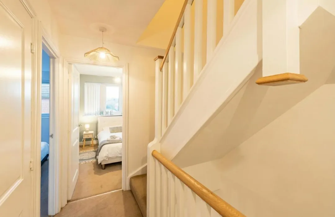 Spacious 4-Bedroom Home In Moston, Manchester-1