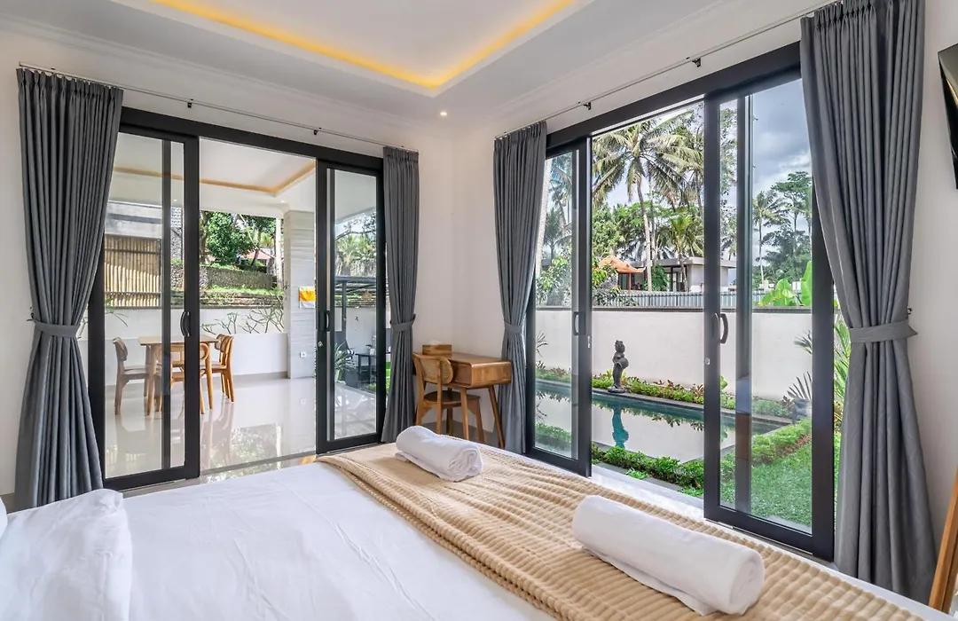 Gauri Villa - Quiet Village Retreat With Huge Pool Near Top Dining Spots-1