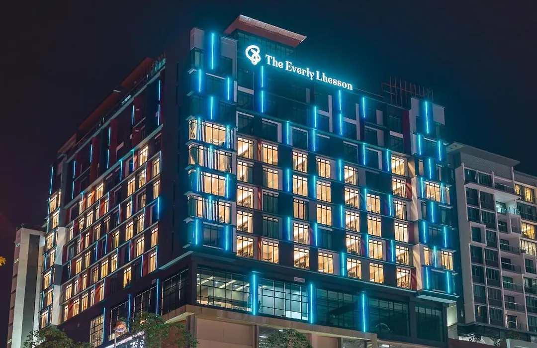 The Everly Lhesson Kuching-1