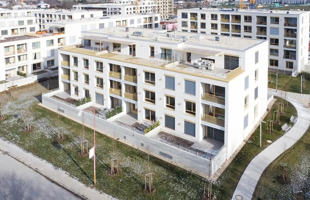 Klimatizovany Apartman V Parku So Zahradou A Garazovym Parkovanim-1