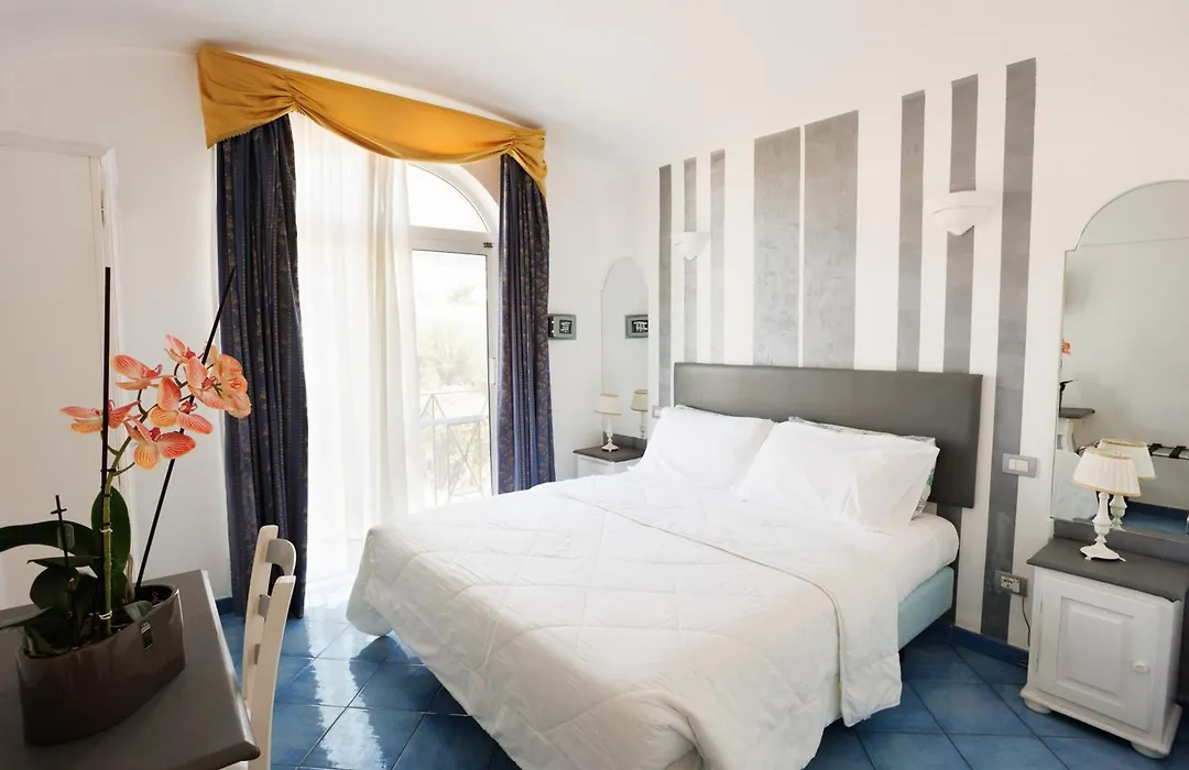 Hotel Bussola-1