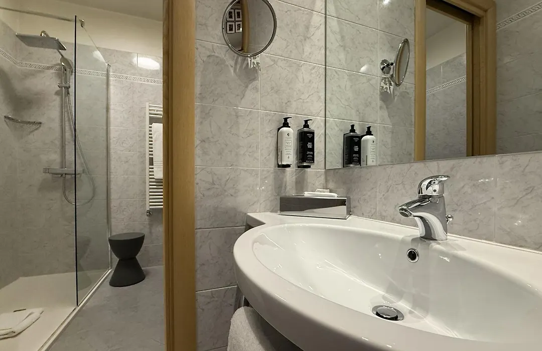 Best Western Plus Executive Hotel And Suites-1