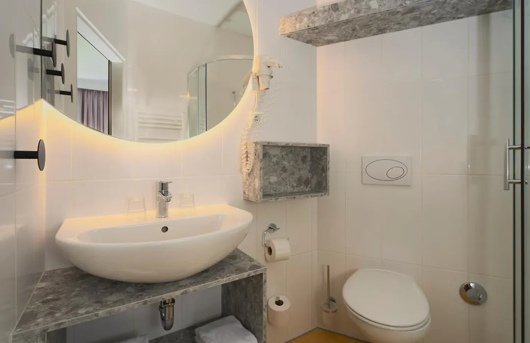 H2O Hotel-1