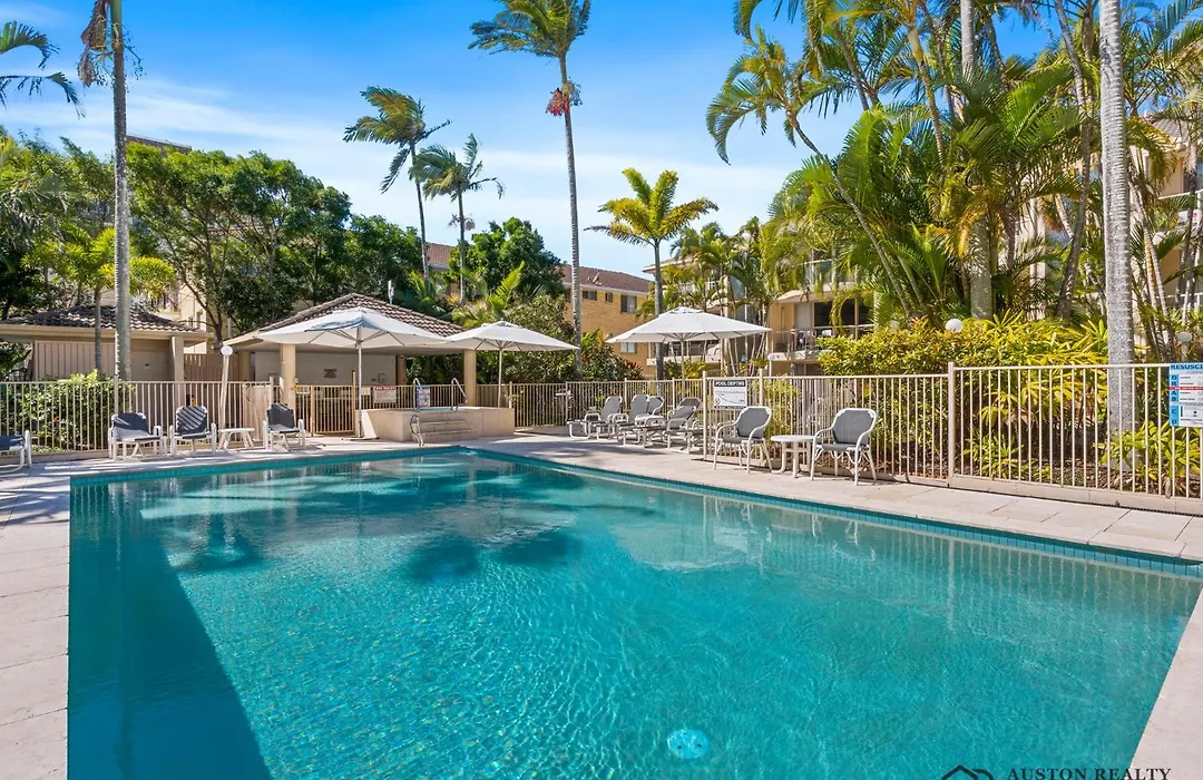 Miami Beachside Holiday Apartments-1