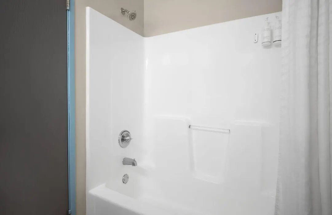 Days Inn & Suites By Wyndham Airport Albuquerque-1