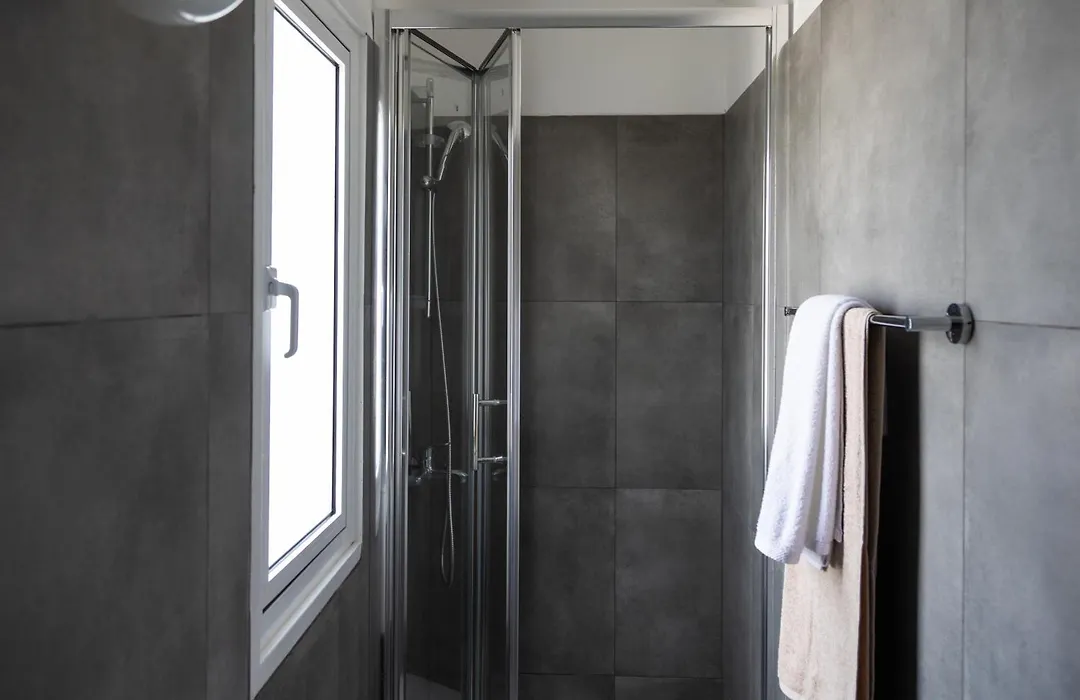 Modern City Stay - Renovated Apartment Near Finikoudes Beach-1