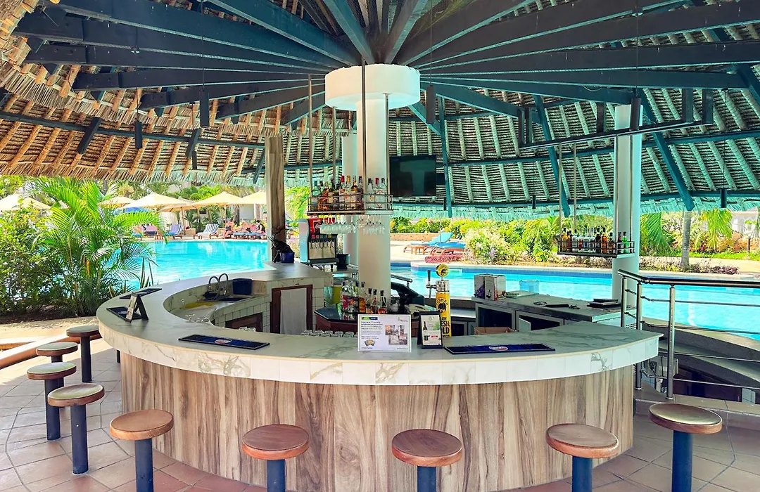 Travellers Beach Hotel & Spa-1