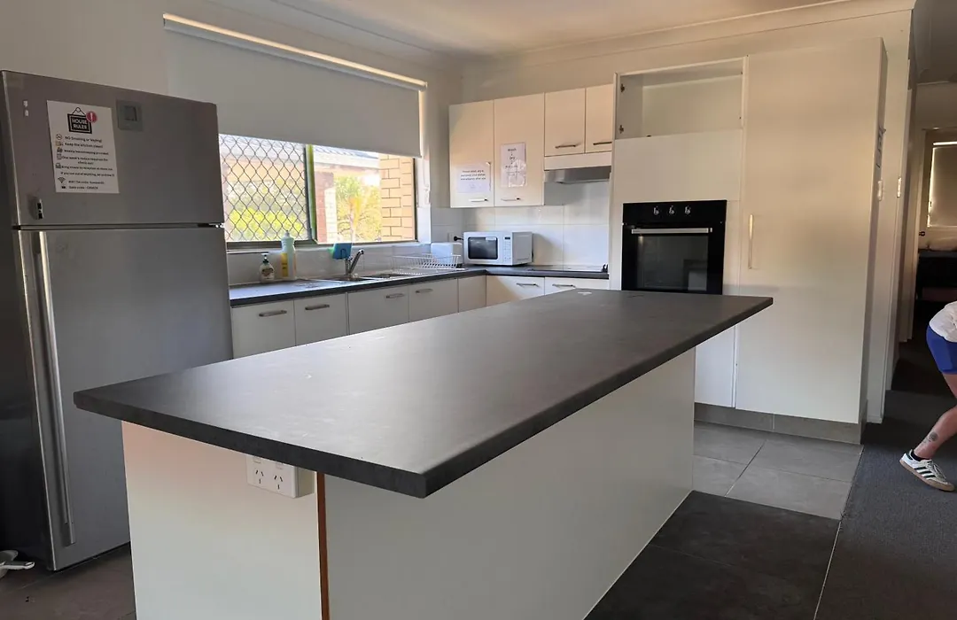 Mumma'S Hostel Surfers Paradise - 18 To 40 Years Old - Passport Only-1
