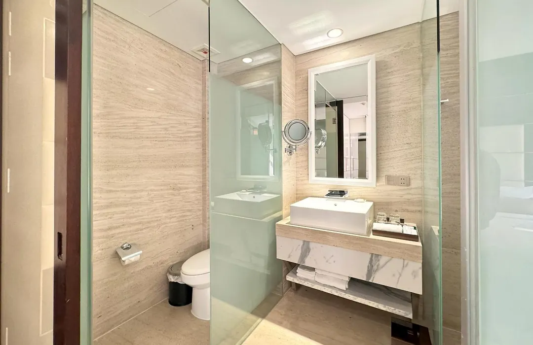 Holiday Beach Hotel Danang-1