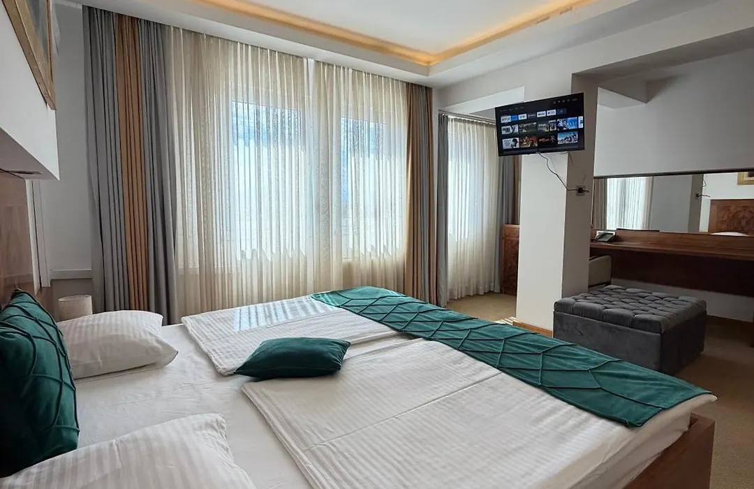 Hotel Exclusive-1