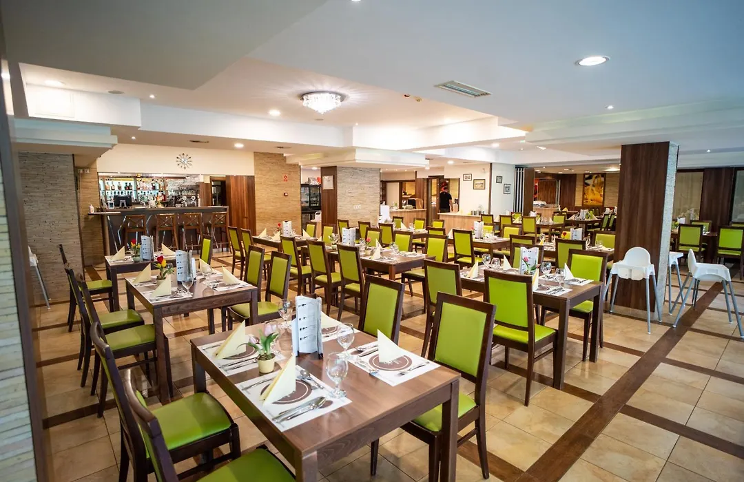 Wellness Hotel Gyula-1