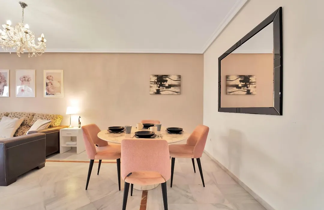 Apartamento Con Enorme Terraza En Complejo Con Piscina En Nueva Andalucia - Lorcrimar-1