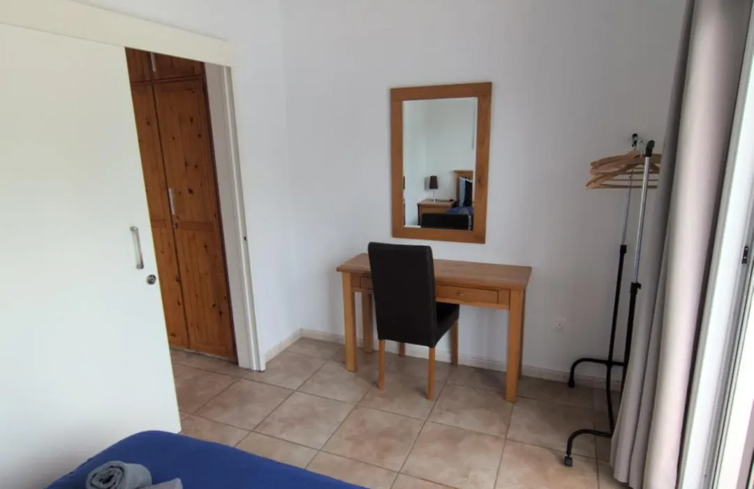 Cosy Sunny One Bedroom Apartment-1