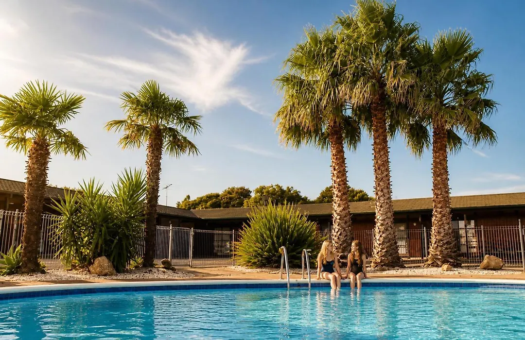 Teal Motor Lodge-1