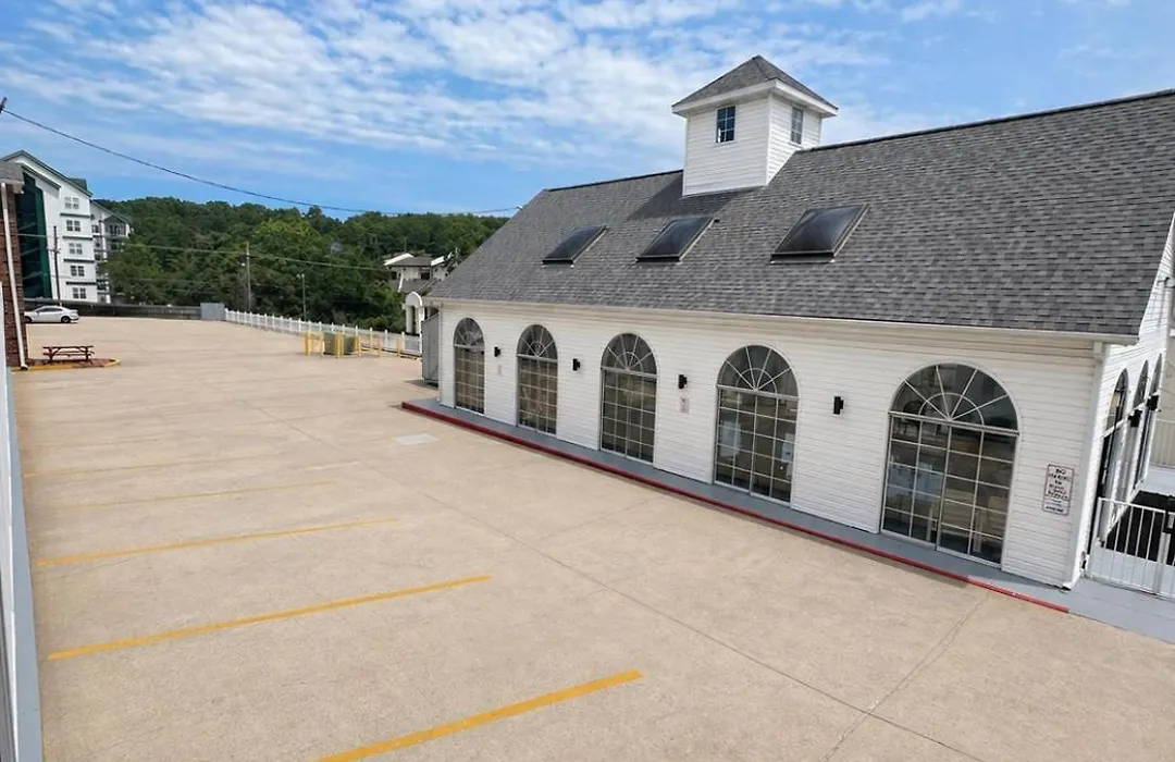 Carriage House Inn-1