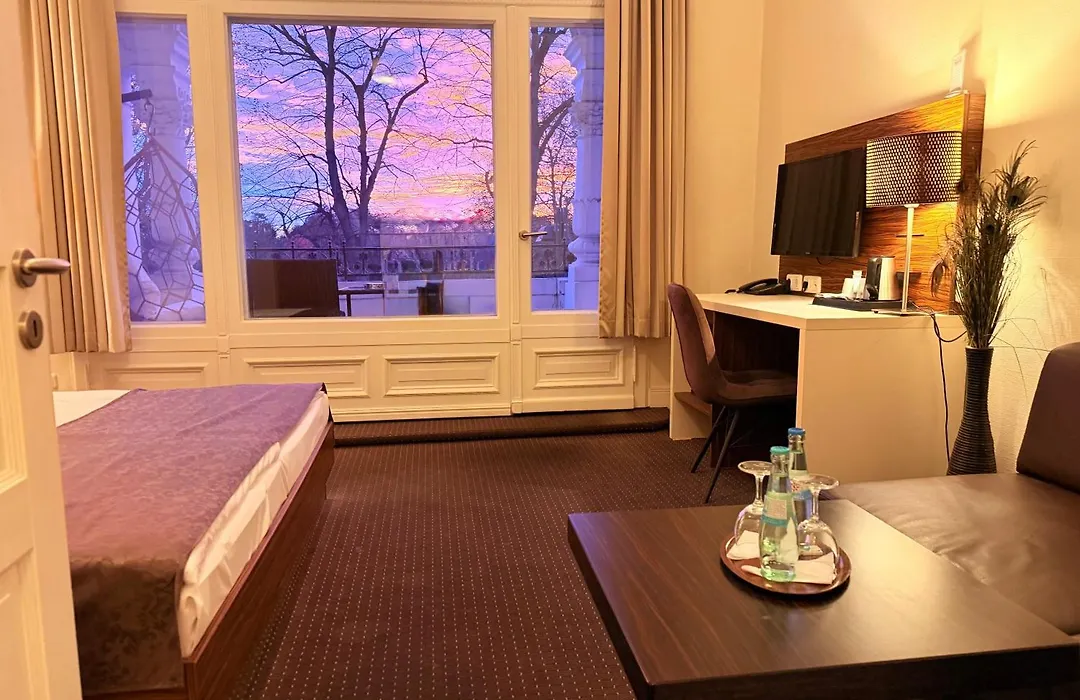 Hotel Excellent-1
